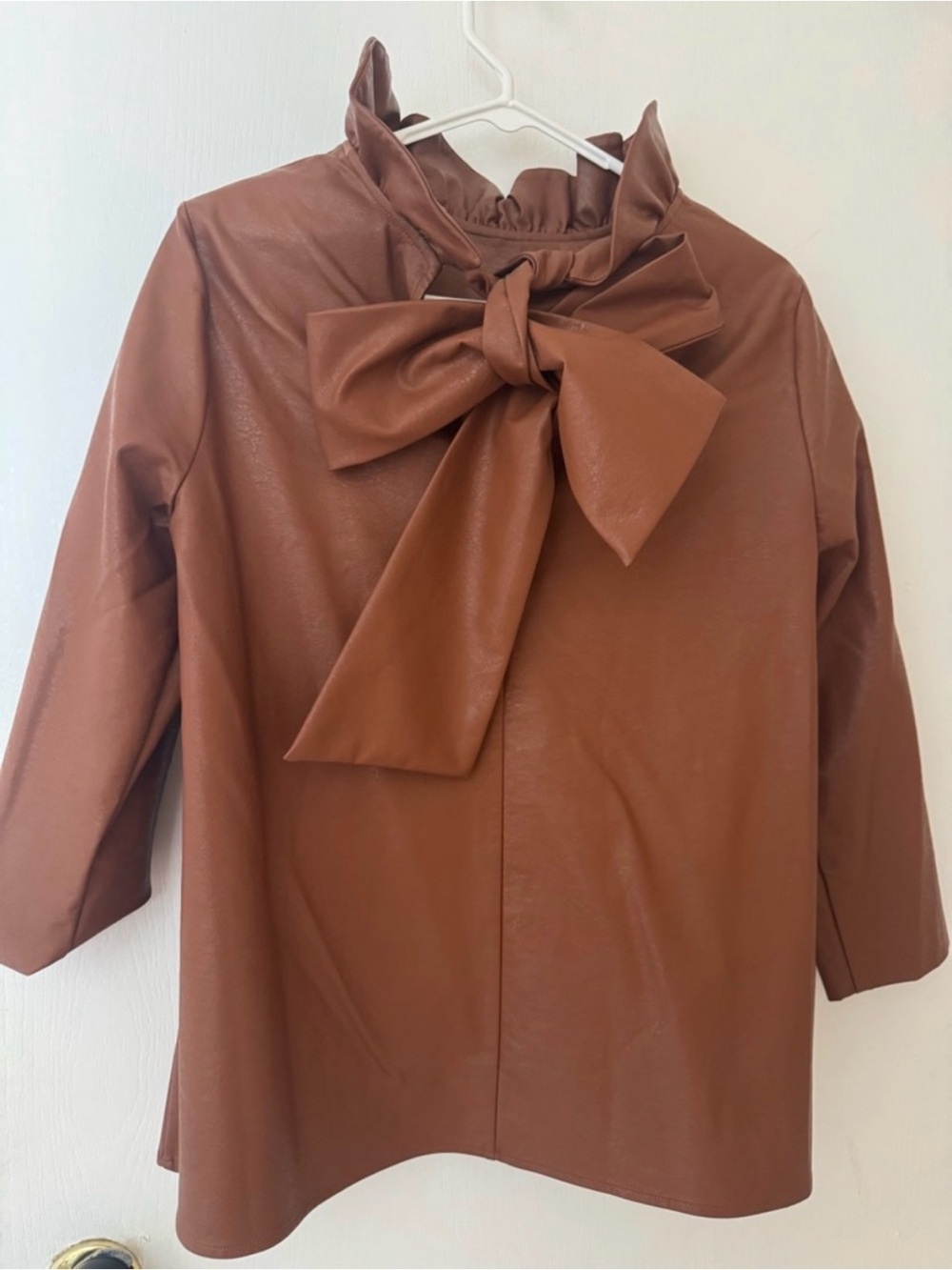 Tuckernuck Cognac Faux Leather Bow Top – Size Medium - Picture 5 of 7